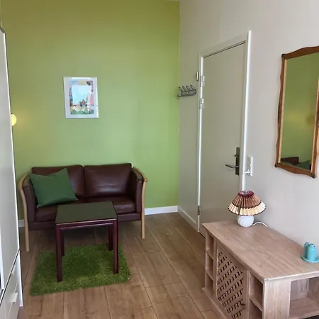 Den Lille Skole - Ferie Pa Aero I By - Vaerelser Hotell Marstal